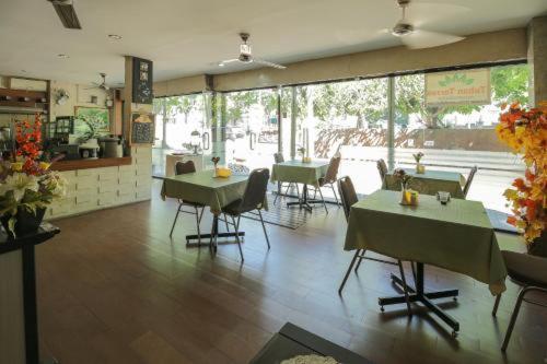 Tuban Torres Accommodation Kuta  Bagian luar foto