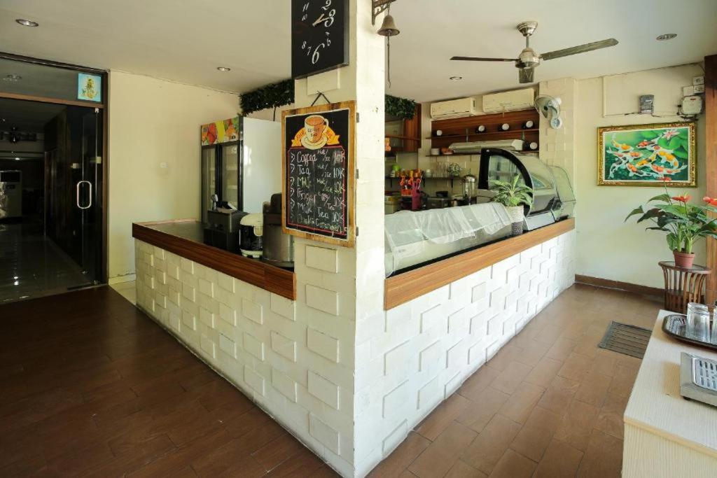 Tuban Torres Accommodation Kuta  Bagian luar foto